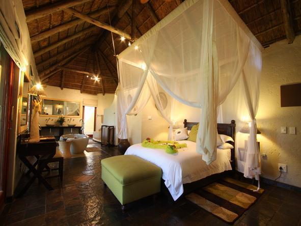 Tau Game Lodge - Bedroom2